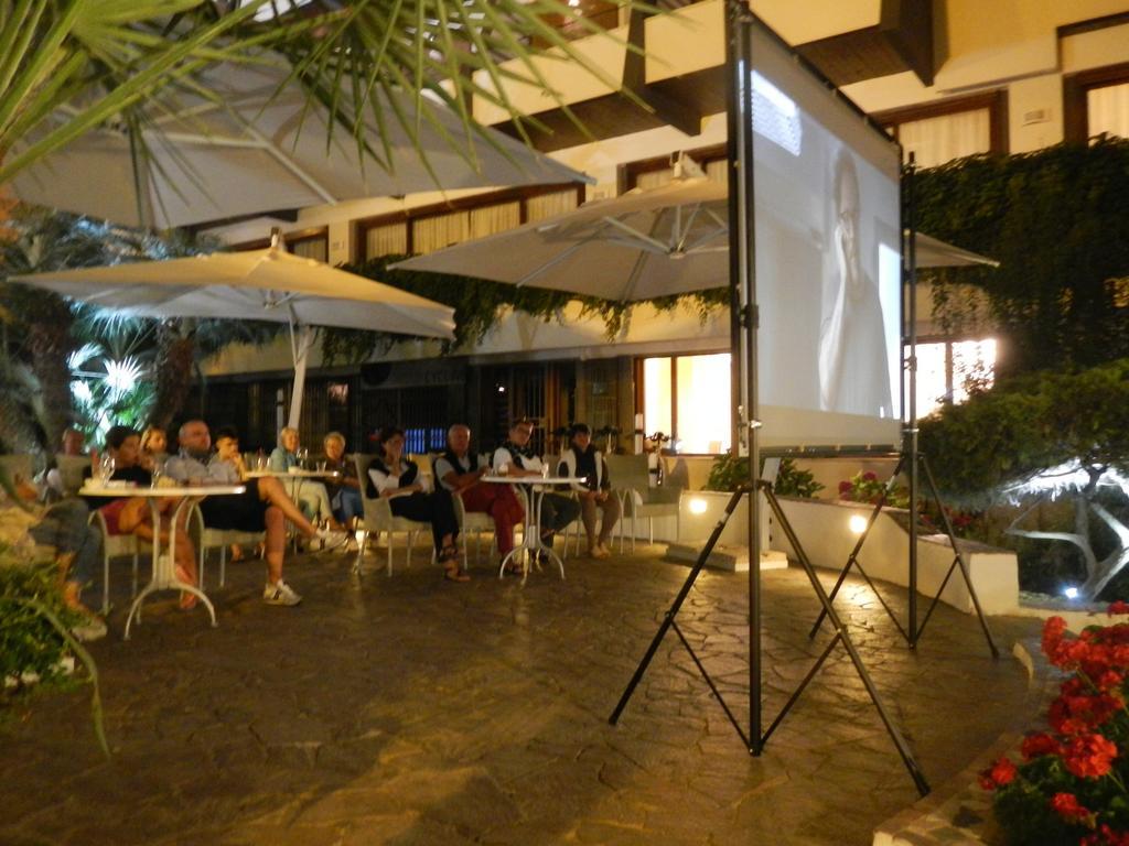 Hotel Alexander Gabicce Mare Exterior photo