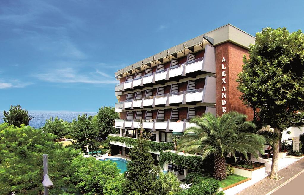 Hotel Alexander Gabicce Mare Exterior photo